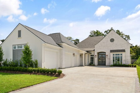Baton Rouge custom home built by Dupree Construction.